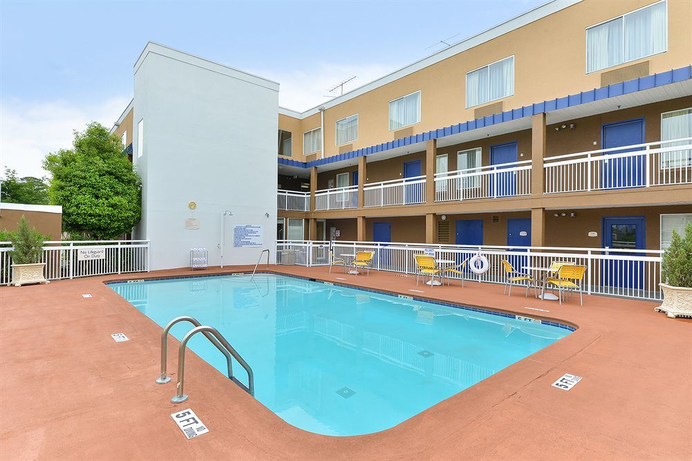 Baymont By Wyndham Savannah Midtown Экстерьер фото