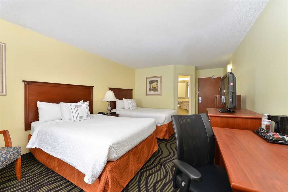 Baymont By Wyndham Savannah Midtown Экстерьер фото