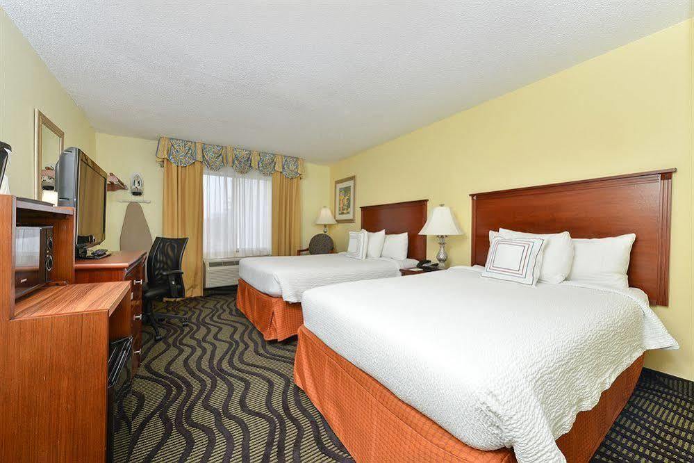 Baymont By Wyndham Savannah Midtown Экстерьер фото